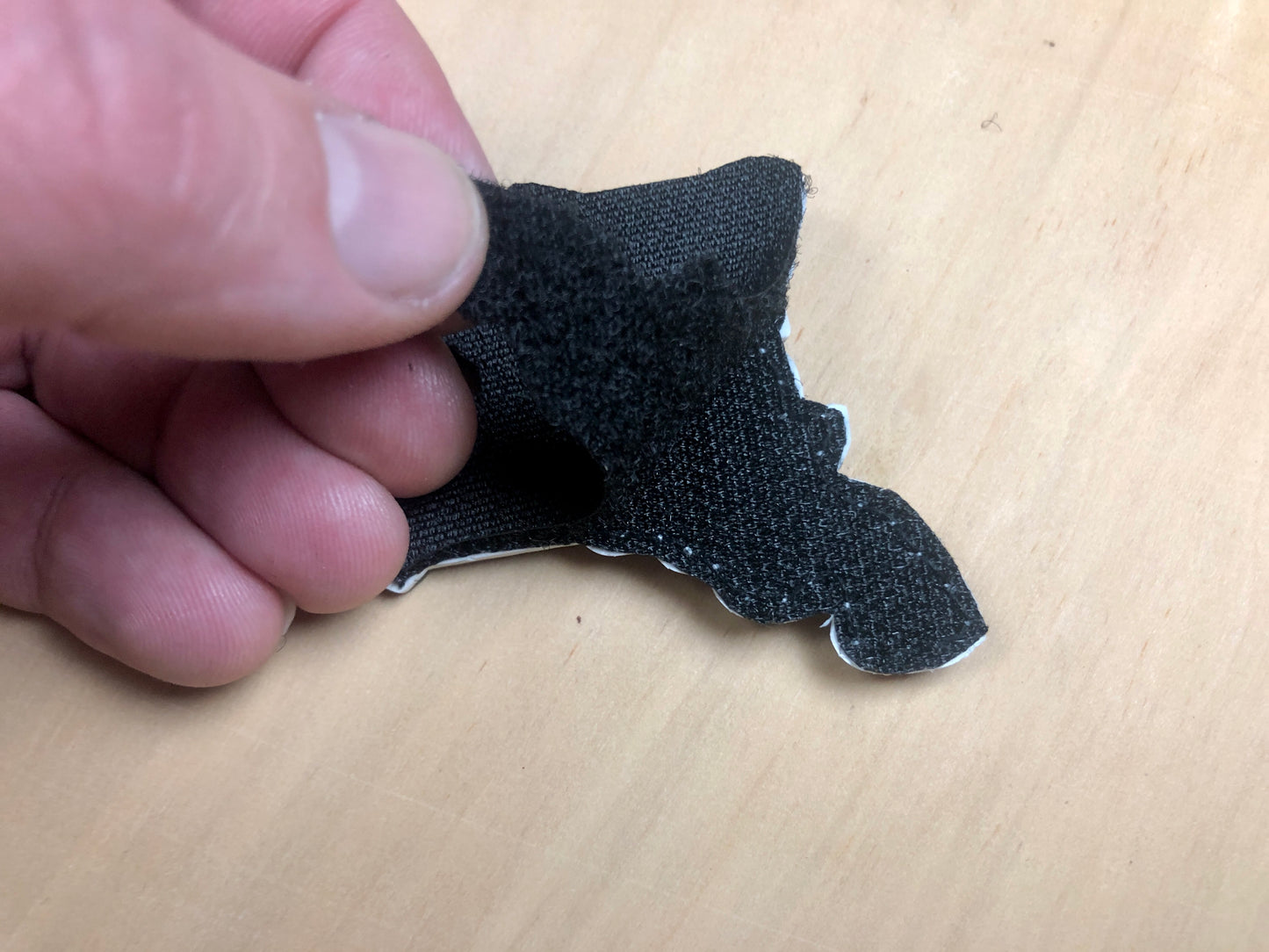 Parche con logo de PVC 'MFC' del Medio Oeste con respaldo de velcro -Manchado-