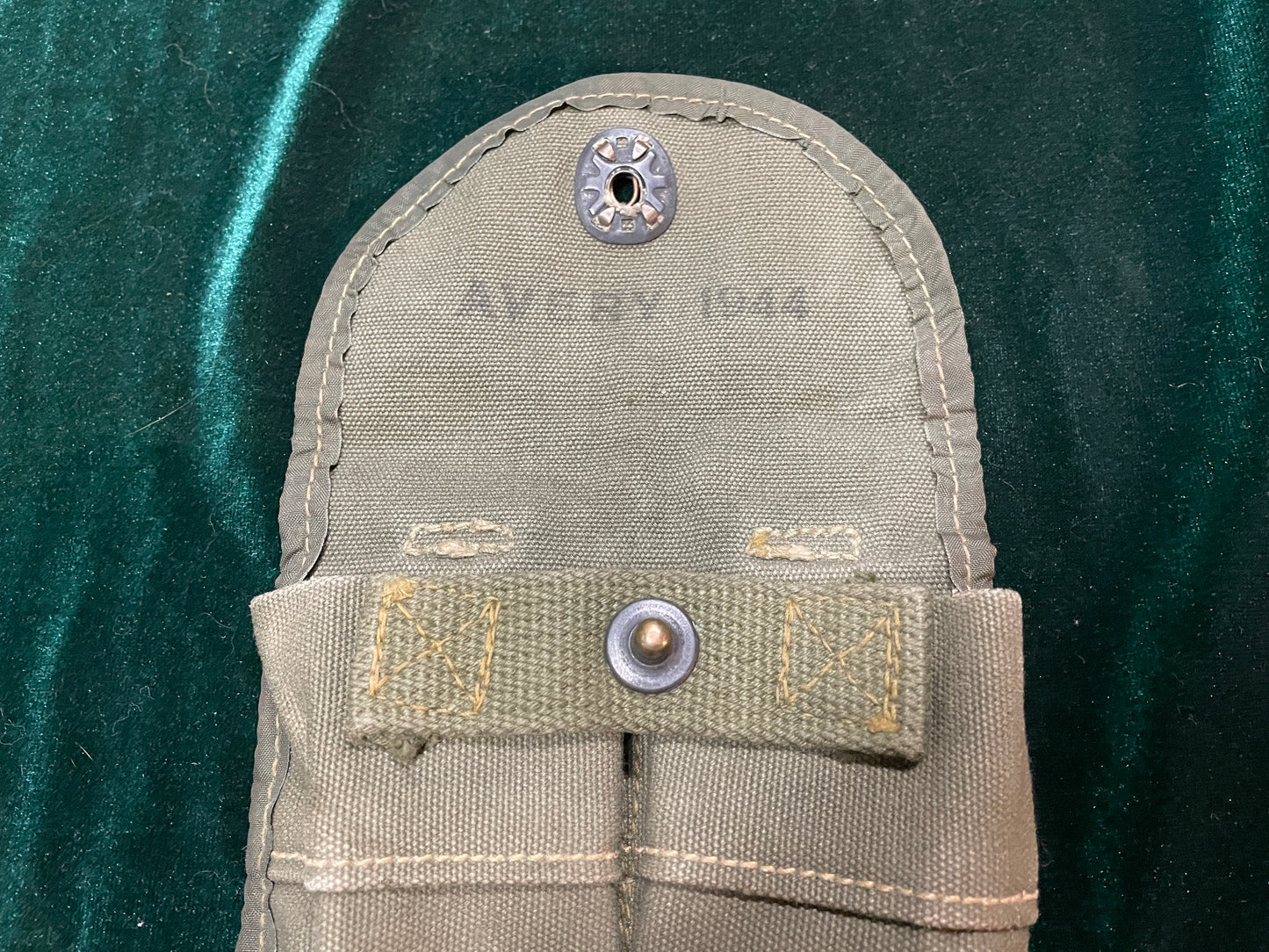 1944 AVERY M1 carbine magazine pouch